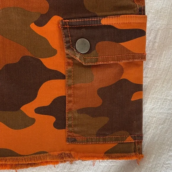 Garage size Small orange denim stretchy Camouflage Skirt with cargo pockets - Picture 4 of 17